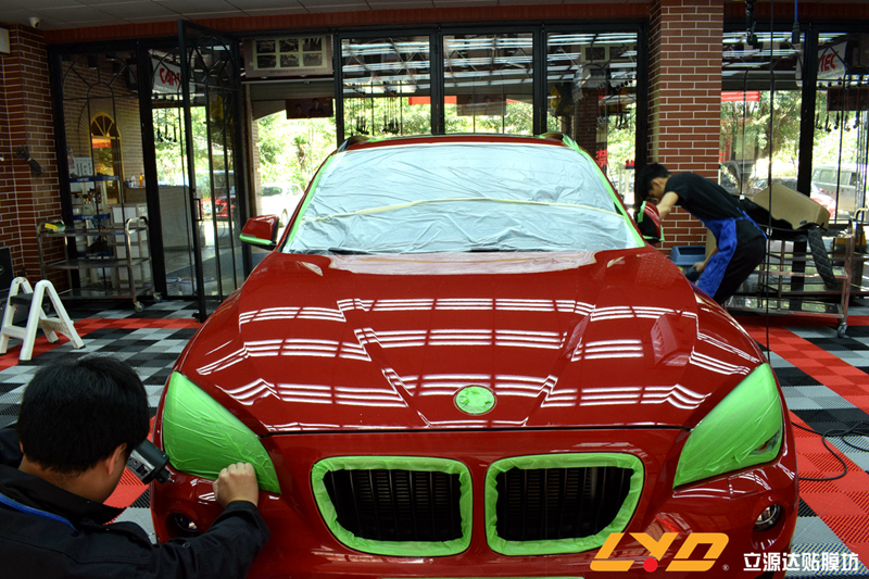 镀晶后漆面不是很光滑,漆面镀晶的前后对比效果