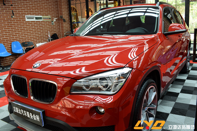 镀晶后漆面不是很光滑,漆面镀晶的前后对比效果