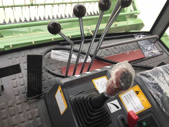 谷王70收割机怎么样,18年谷神70收割机多少钱