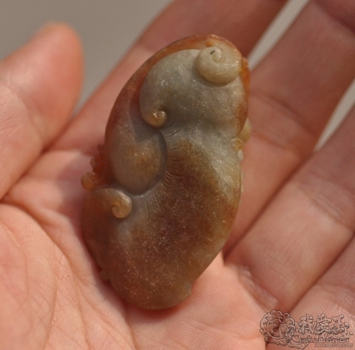 翡翠玉雕雕刻过程,用心去雕刻