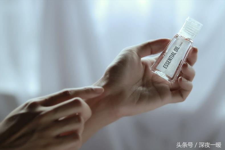 不注射玻尿酸会加速衰老,不打玻尿酸怎么去法令纹