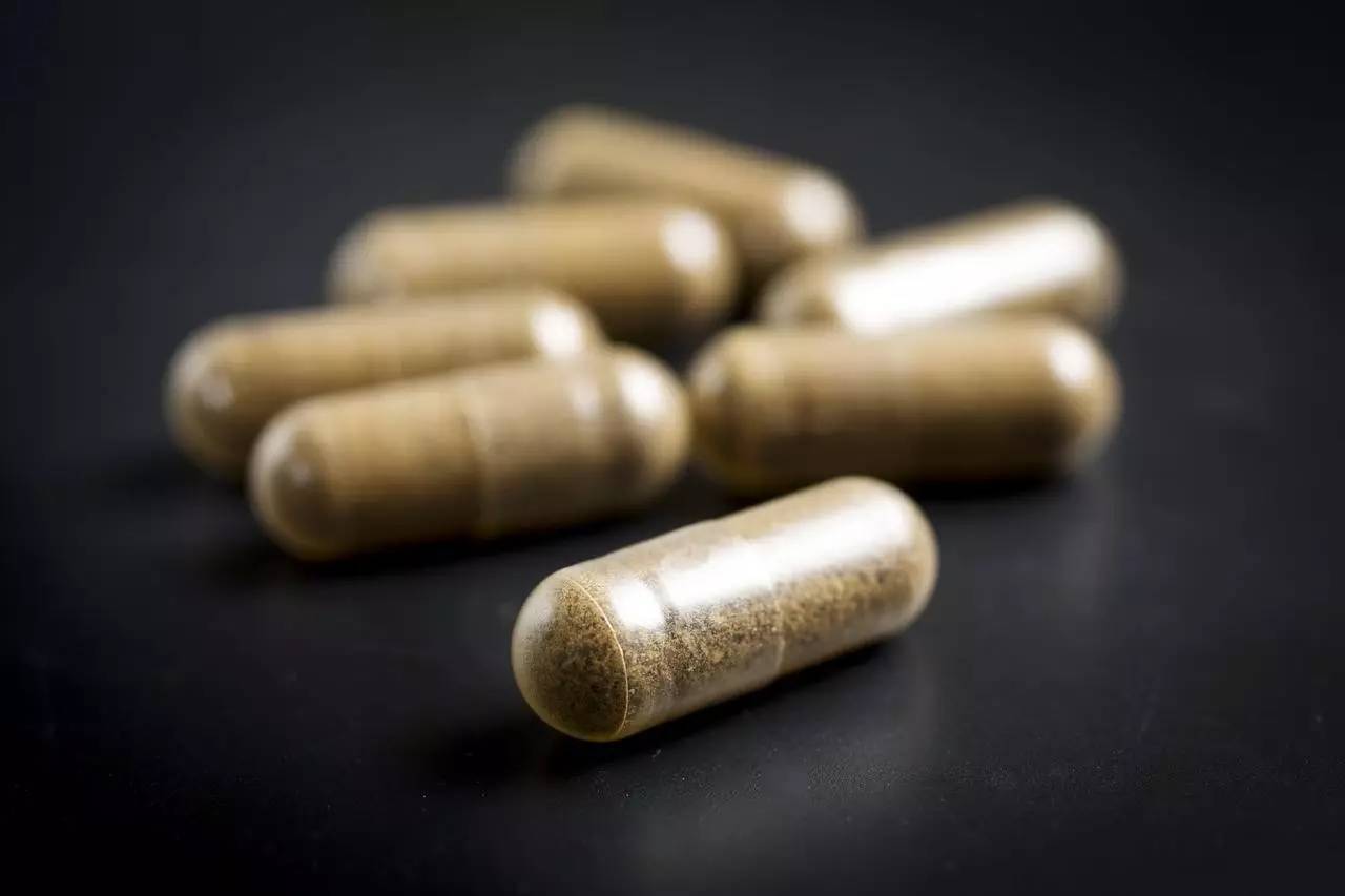 你狠心冲掉的便便，正成为许多肠胃病人的救星