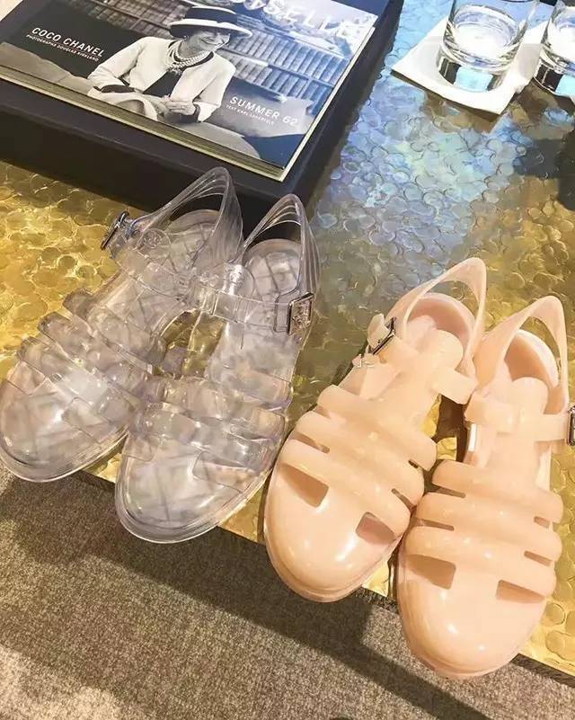 gucci袜子贵吗,gucci刀锋鞋子