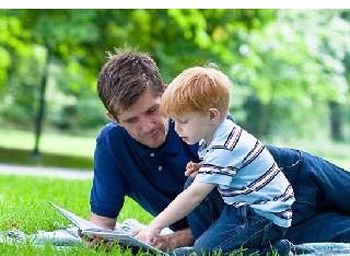 宝宝的到来是幸福的降临,小孩的成长需要父母的陪伴和重视