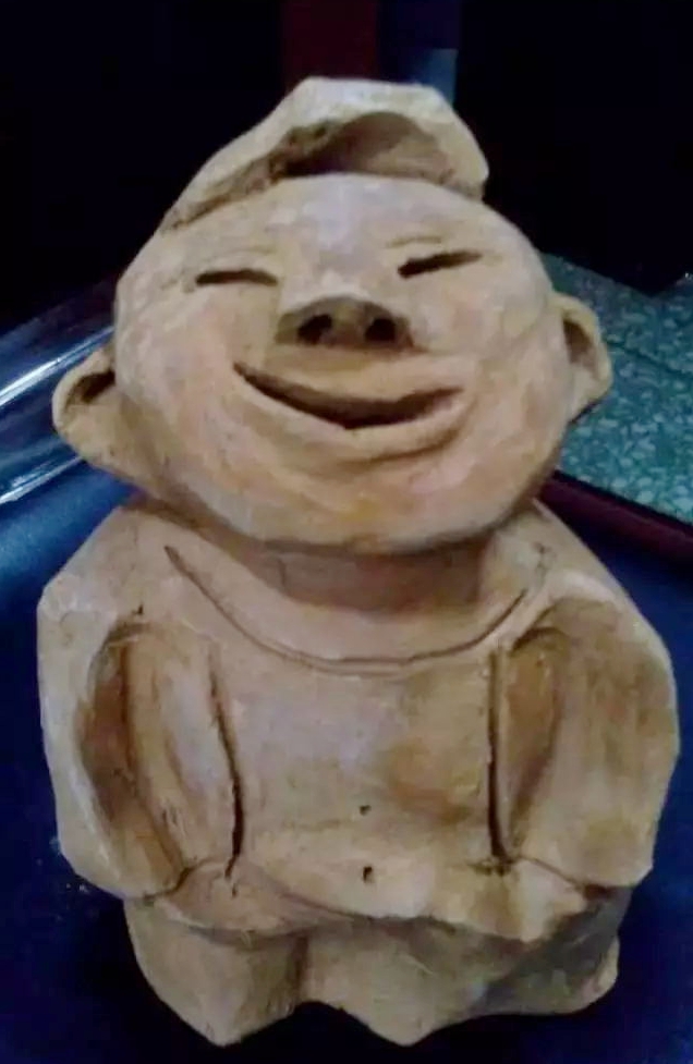 义马“泥人周”，酷爱普通红胶泥，烂泥巴塑出憨态可掬小泥人！