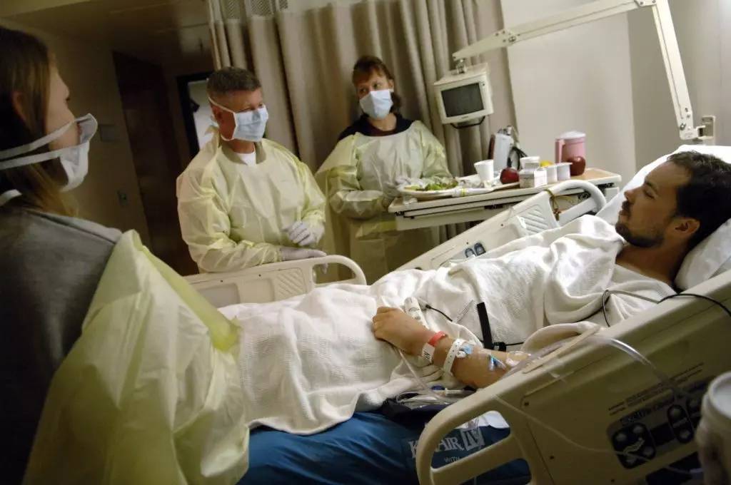 你狠心冲掉的便便，正成为许多肠胃病人的救星