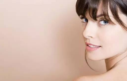 长相一般的女生，如何逆袭成女神