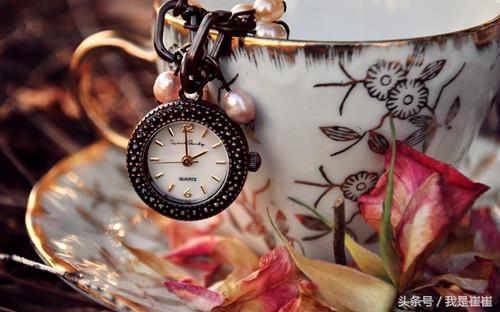 说说上一年情人节陪你身边的那个人现在还在吗？