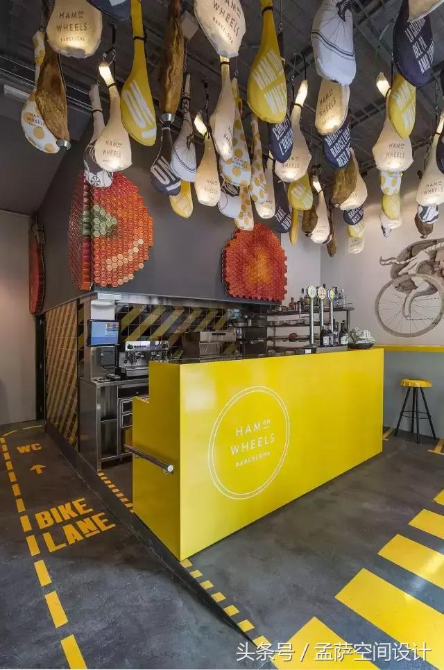 西班牙有家快餐厅也太有意思了，尽然用火腿来做装饰