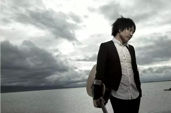 28年相濡以沫,许巍为挚爱写了两首歌,都是5分20秒