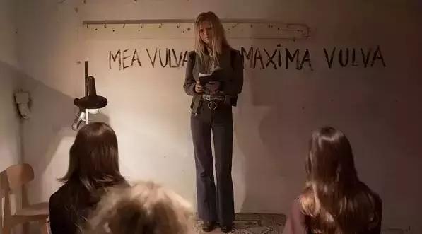 成年人的爱情有浪漫吗,成年人的爱情是怎么开始的