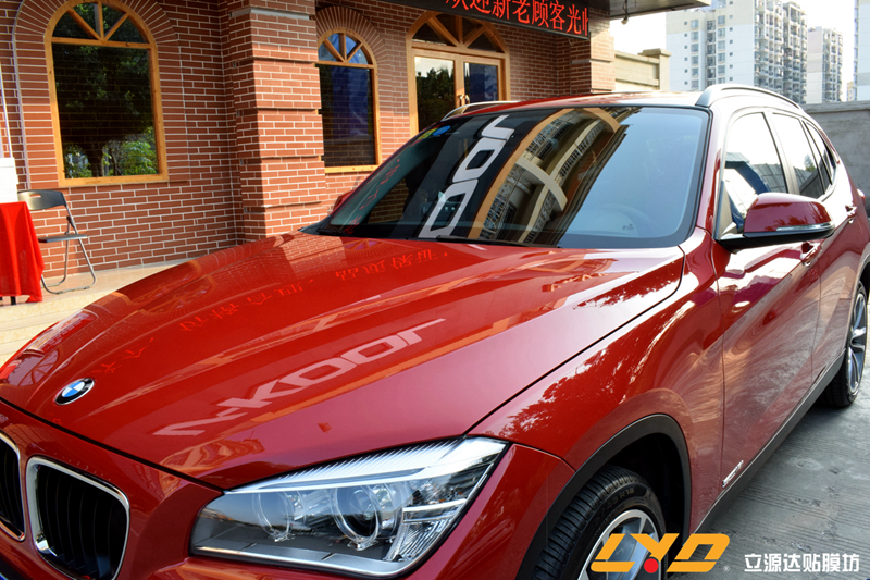 镀晶后漆面不是很光滑,漆面镀晶的前后对比效果