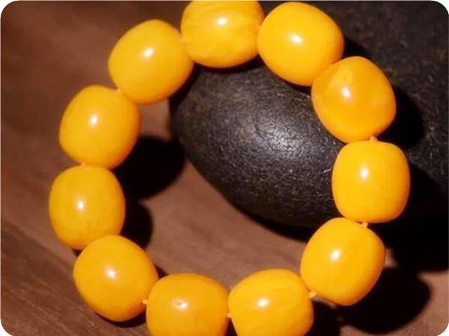 矮马,我的蜜蜡咋还秃噜了皮呢?