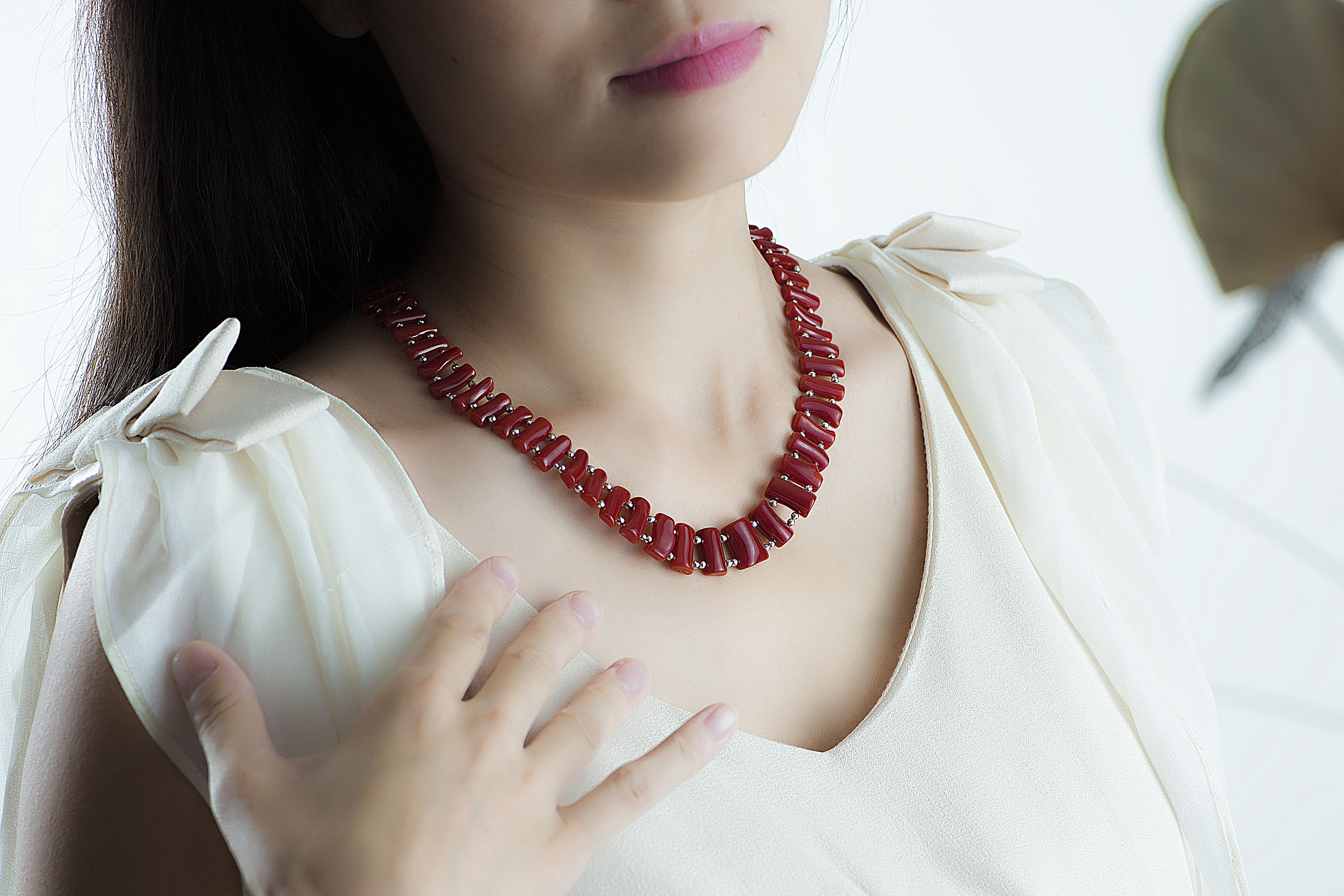 红珊瑚可以跟黄金手镯叠戴吗,蓝珊瑚适合什么人戴