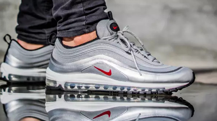 银色*弹子**卷土重来，它会是下个爆款潮鞋？