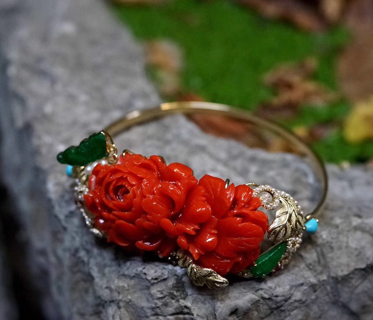 红珊瑚可以跟黄金手镯叠戴吗,蓝珊瑚适合什么人戴