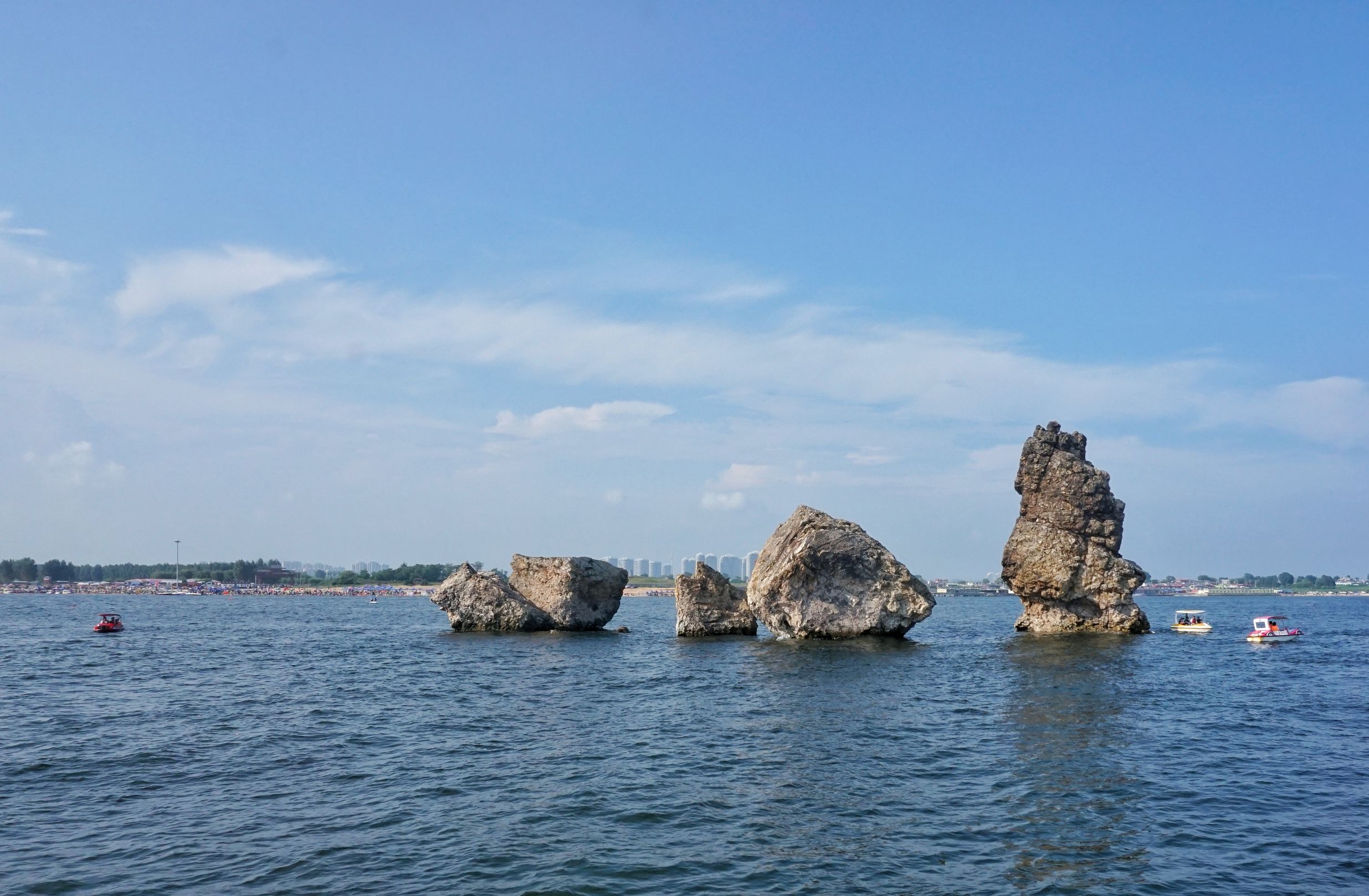 他说他想去看北方的海，我说“好”！