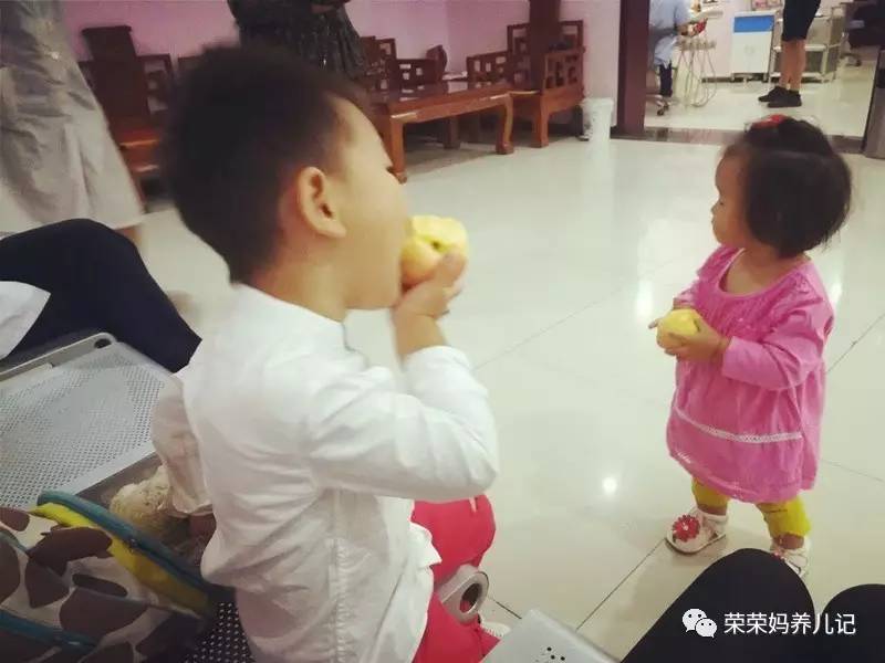 儿童涂氟前需要做口腔内窥镜吗,小孩牙齿涂氟好还是做窝沟封闭好