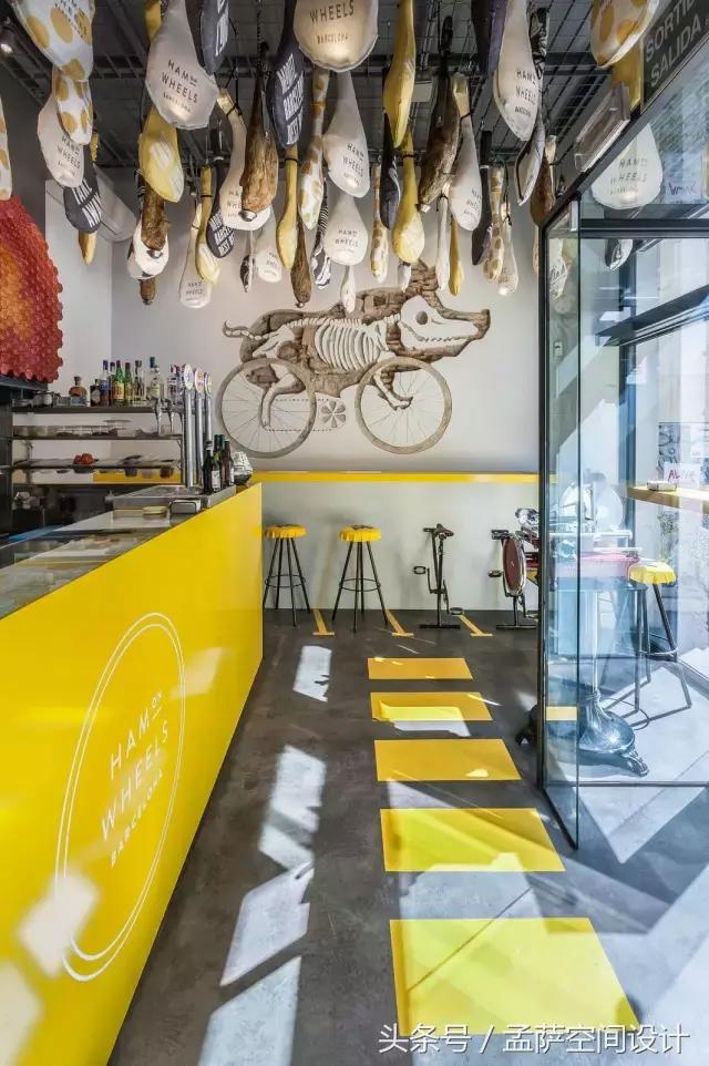 西班牙有家快餐厅也太有意思了，尽然用火腿来做装饰