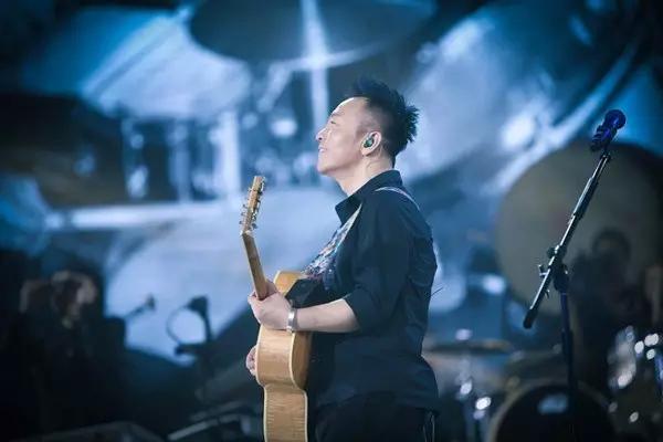 28年相濡以沫,许巍为挚爱写了两首歌,都是5分20秒