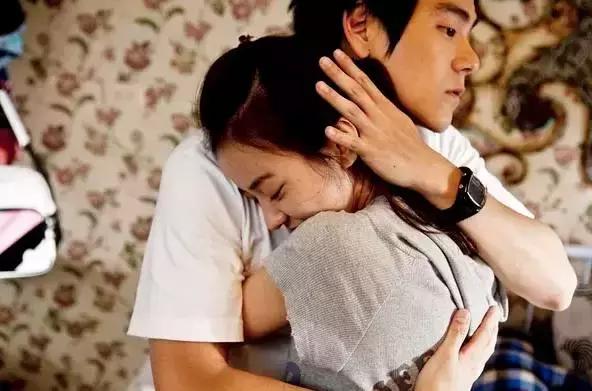 成年人的爱情有浪漫吗,成年人的爱情是怎么开始的