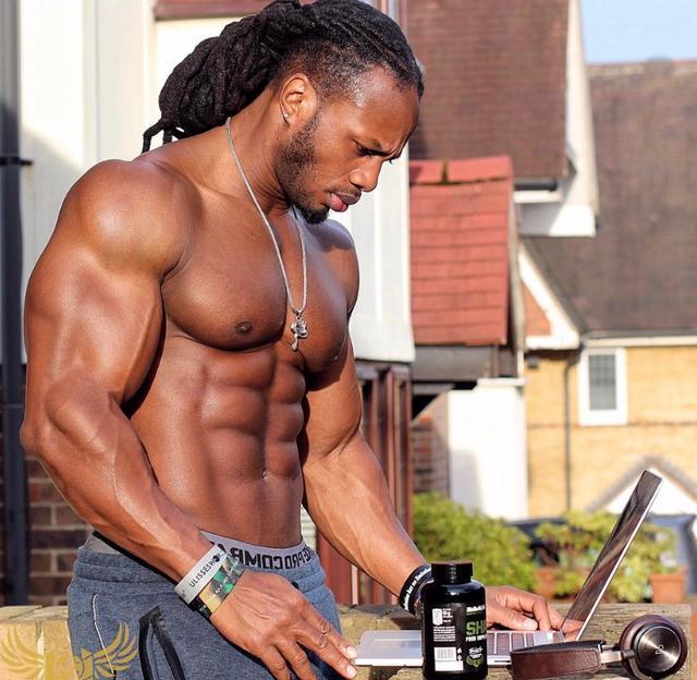 如何练就粗壮的小臂？4个动作让你的小臂像钢筋