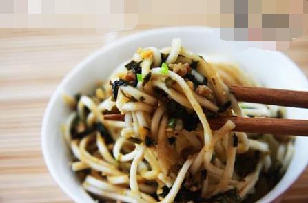 四川宜宾晚上吃的燃面,宜宾燃面大家喜欢吃吗