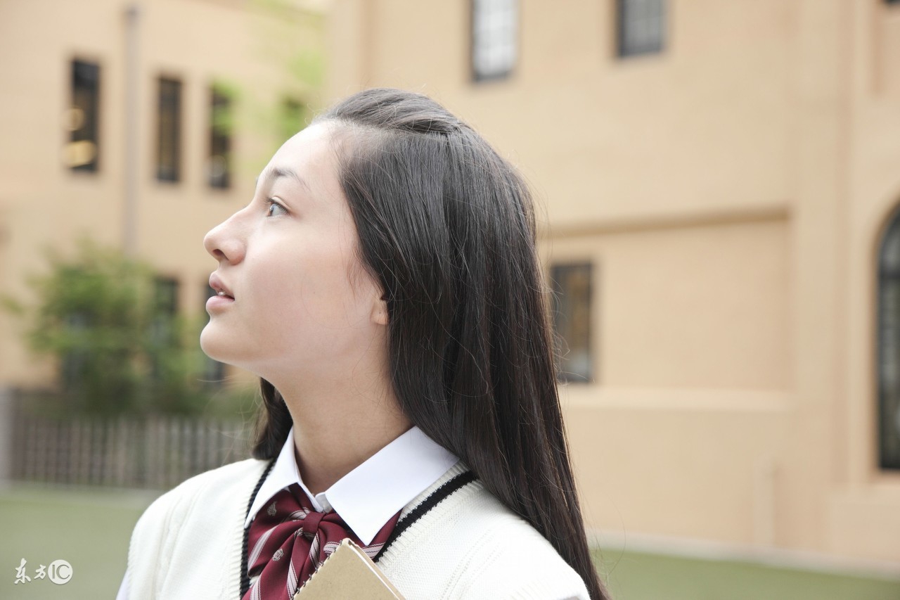 天秤座属鼠的女生性格特点,天秤座上升天蝎座女生性格