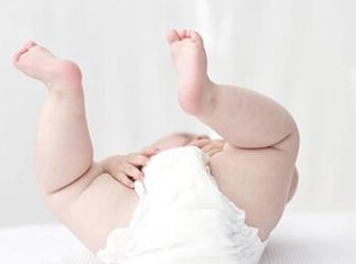 新生儿出生15天正常的大便次数,新生儿满月后大便次数减少