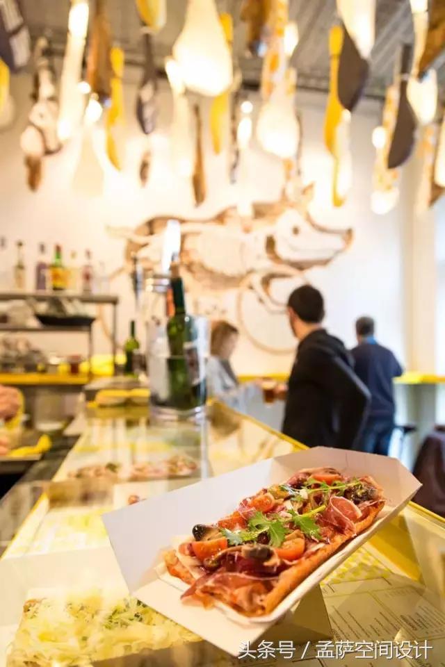 西班牙有家快餐厅也太有意思了，尽然用火腿来做装饰