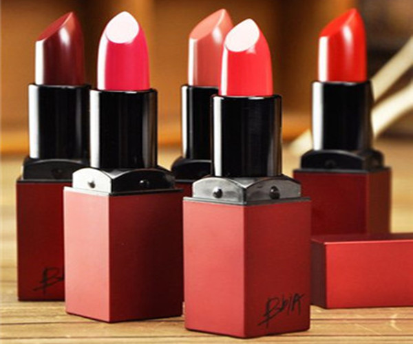 口红既不奢侈也不廉价的牌子,口红不掉色平价又便宜