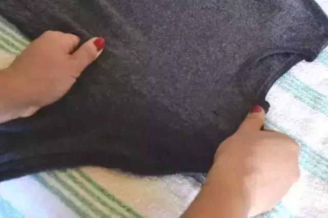 羊毛外套衣服缩水了怎么恢复原样,如何轻松解决衣服缩水问题
