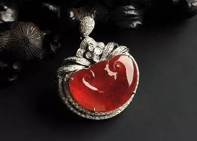 蓝宝石适合哪个星座,各种星座适合佩戴什么