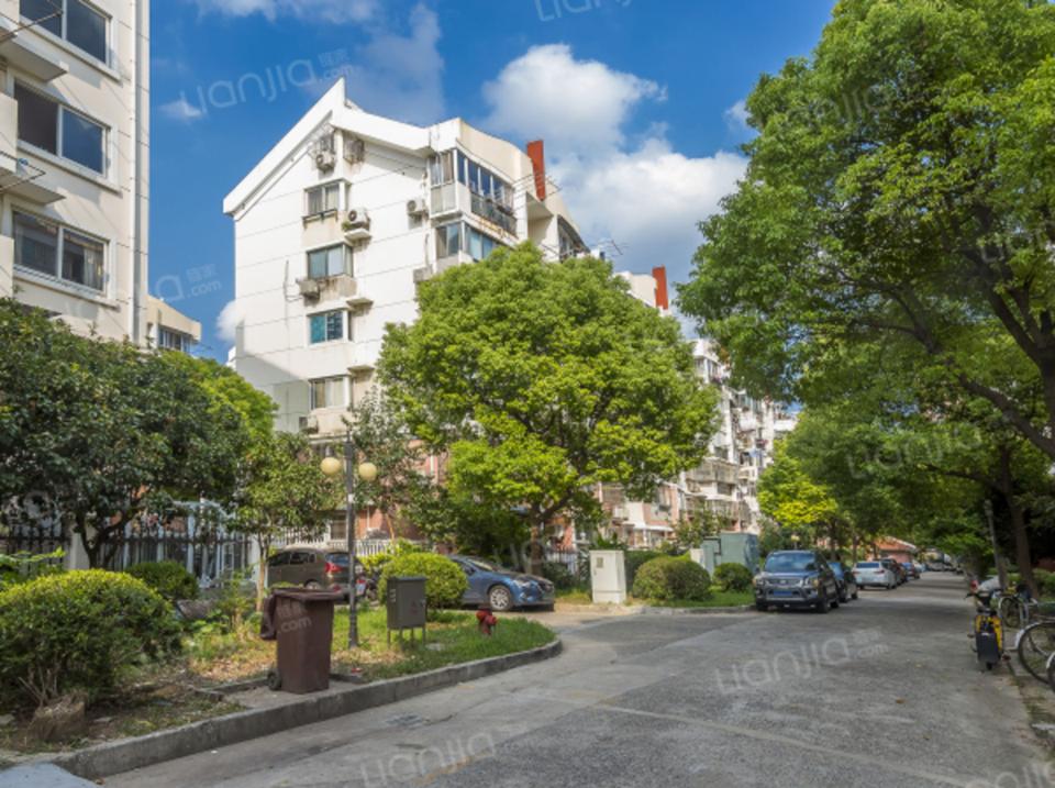 300万买了中环后，感觉这个城市终于和我有关了