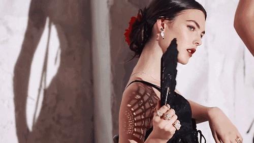 长相一般的女生，如何逆袭成女神