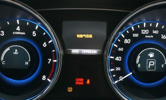 标致5008轮胎气压灯怎么消除,启辰d60轮胎气压灯亮怎么消除