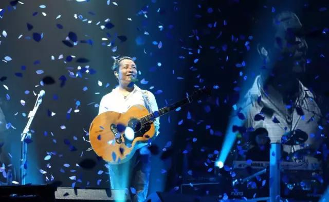 28年相濡以沫,许巍为挚爱写了两首歌,都是5分20秒