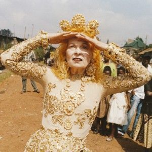 50岁娶鲜肉老公,74岁炮轰首相,每一天都作妖到闪闪发光!