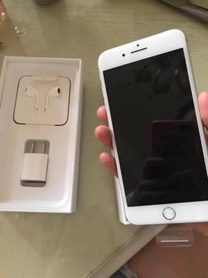 3699新买的iPhone7plus到了，直播开箱