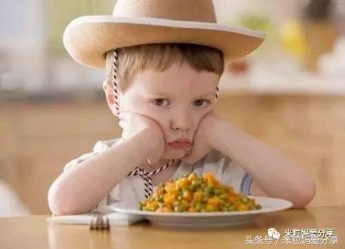 怕小孩吃不饱怎么办,宝宝吃软东西不会嚼怎么办