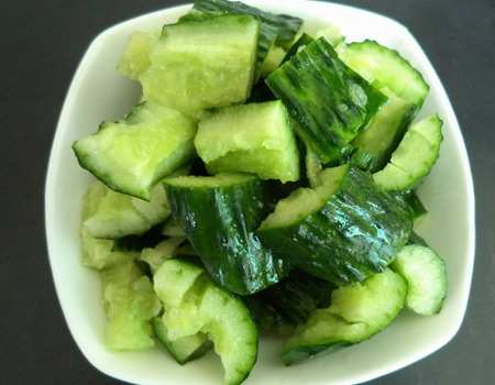 凉拌拍黄瓜最好吃的做法,好吃又简单的凉拌黄瓜