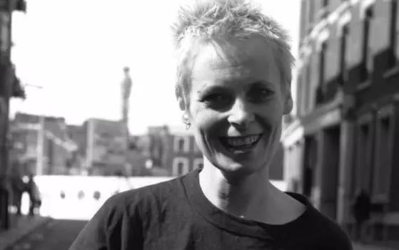 50岁娶鲜肉老公,74岁炮轰首相,每一天都作妖到闪闪发光!