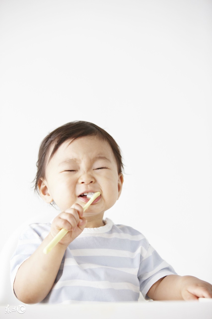 宝宝长牙初期怎么护理,宝宝长牙了怎么护理刷牙