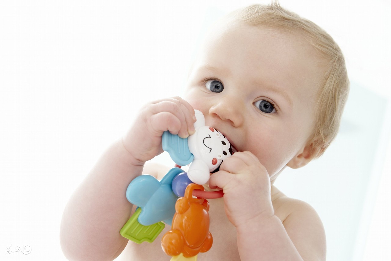 宝宝长牙初期怎么护理,宝宝长牙了怎么护理刷牙