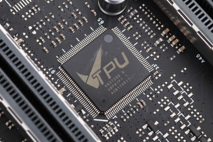 全方位打造酷睿X超频利器!ROGR6A主板评测