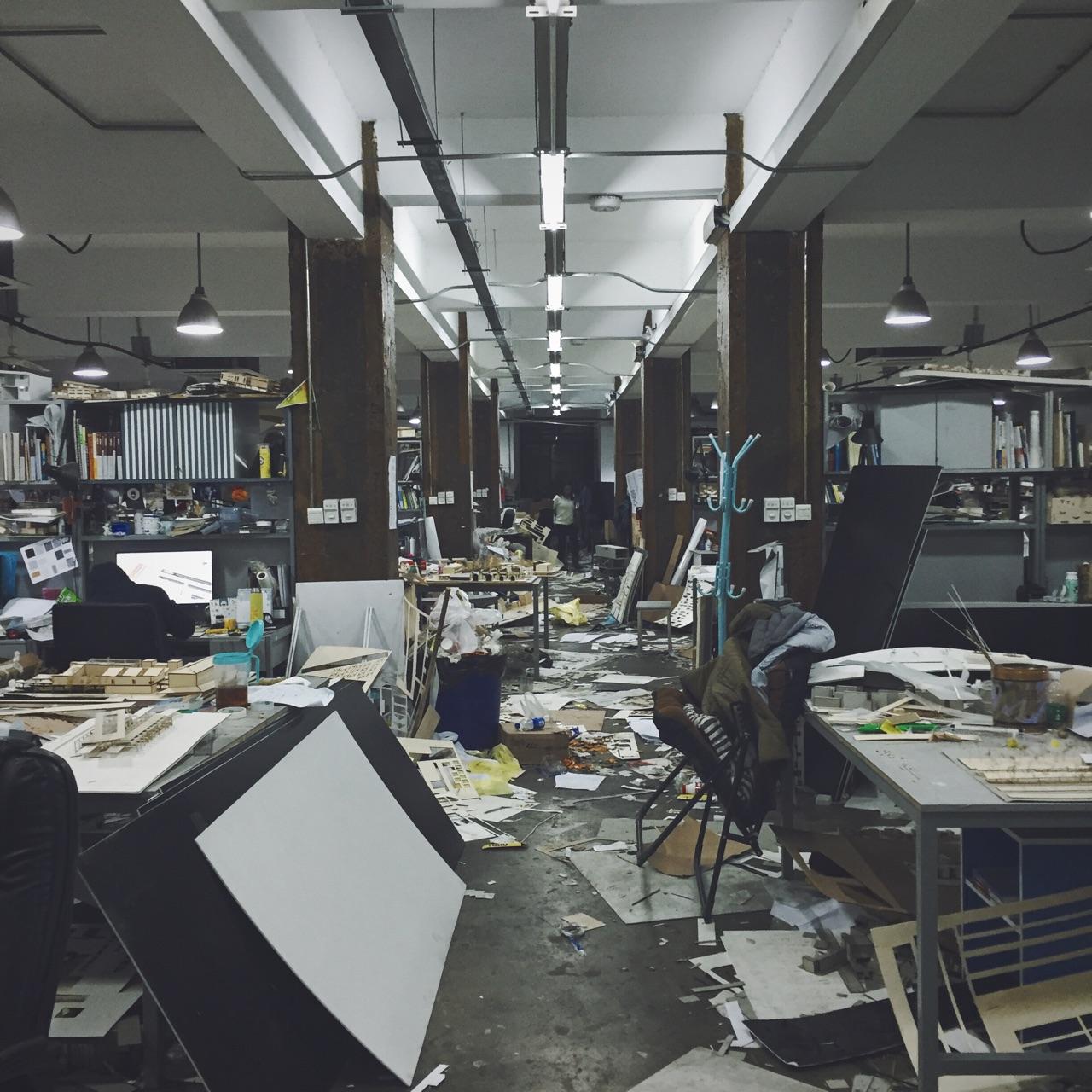 设计师两台显示屏怎么放好看,设计师两台显示器