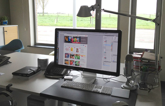 设计师两台显示屏怎么放好看,设计师两台显示器