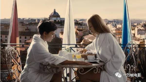 《罗马的房子》：掰弯一位美丽女人，只需一夜的爱情