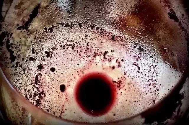 关于葡萄酒最常见问题之酒渣子,葡萄酒到底要怎么喝