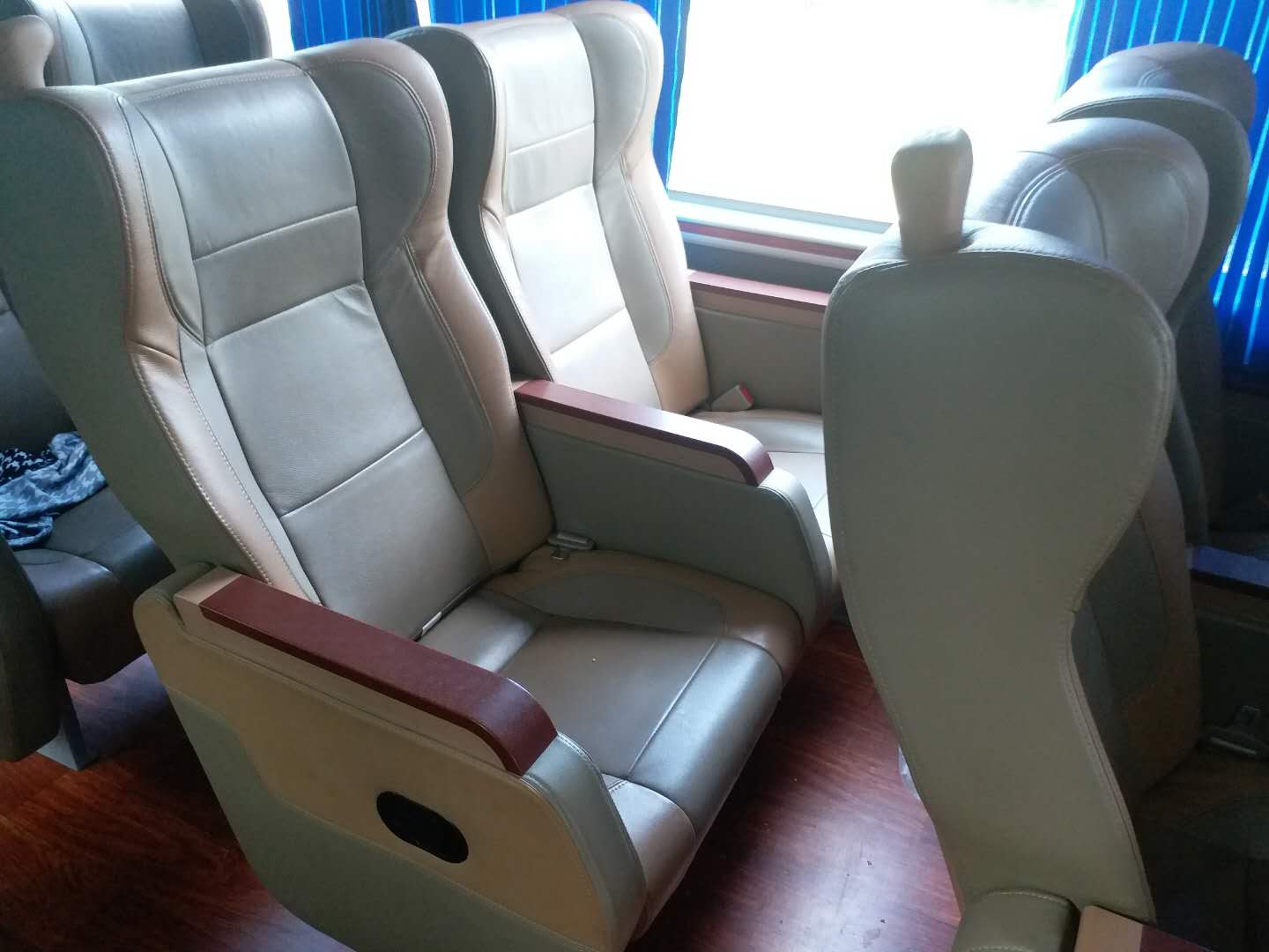 国产最大大巴客车,最高档国产大巴